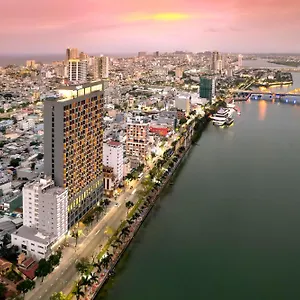 Wink Icon Riverside - Luxury - 24hrs & Rooftop Pool Bar Da Nang